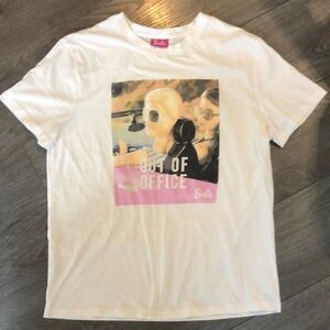 Barbie “Out of office” T-shirt size large